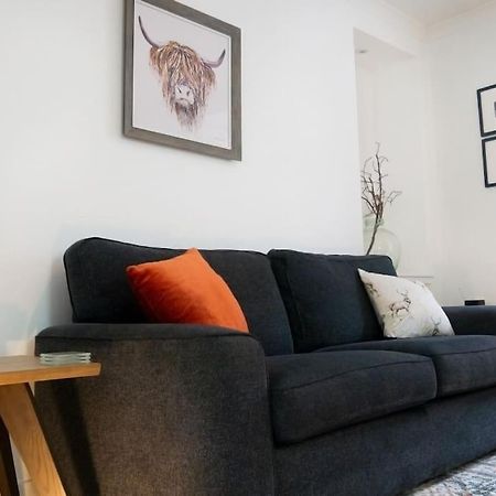 Central 2 Bedroom Luxury Home Close To River Ness Inverness Kültér fotó