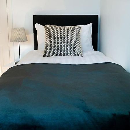 Central 2 Bedroom Luxury Home Close To River Ness Inverness Kültér fotó