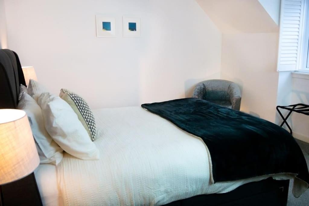 Central 2 Bedroom Luxury Home Close To River Ness Inverness Kültér fotó