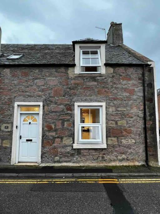 Central 2 Bedroom Luxury Home Close To River Ness Inverness Kültér fotó