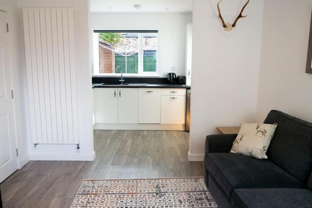 Central 2 Bedroom Luxury Home Close To River Ness Inverness Kültér fotó